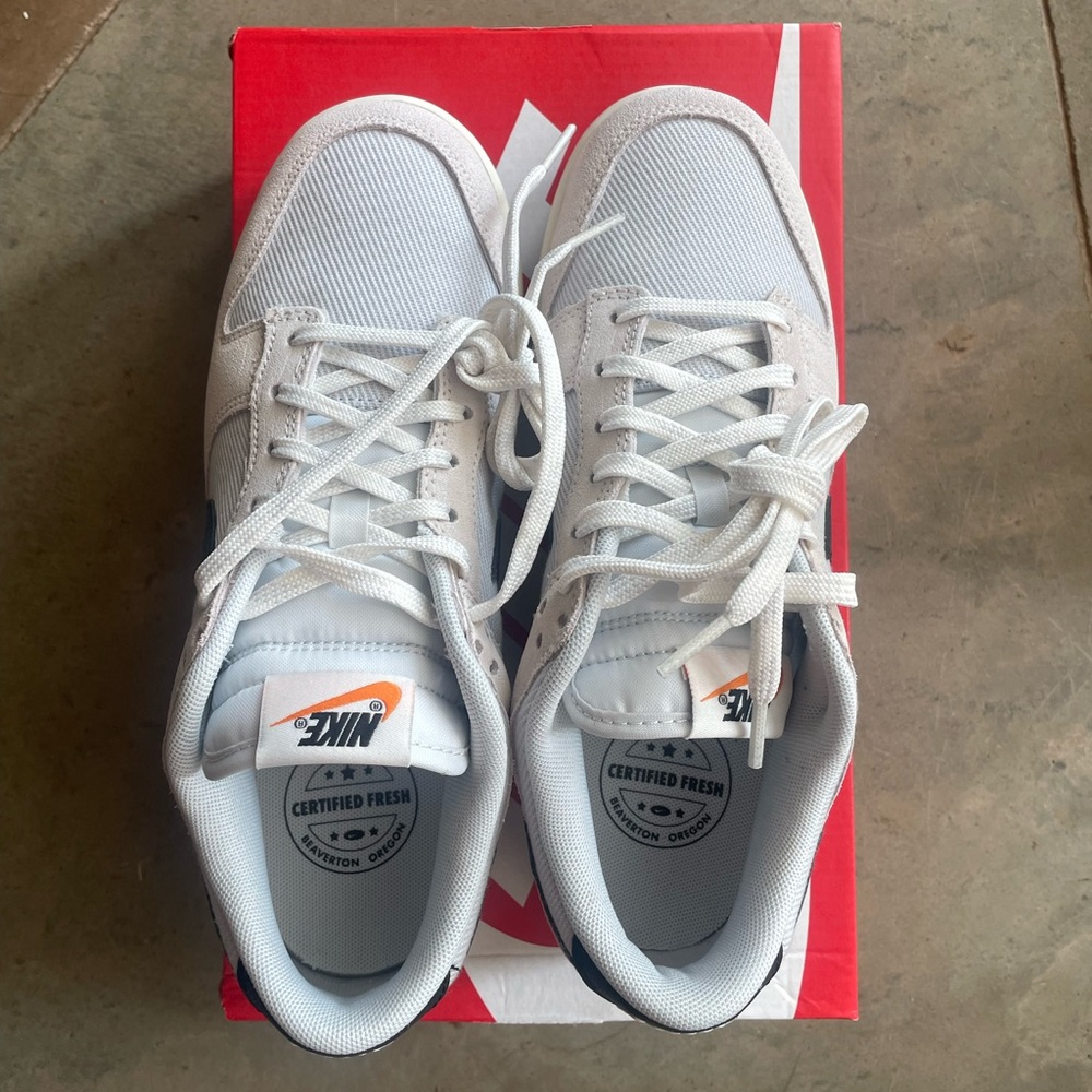 Brand new Nike Dunks Certified Fresh